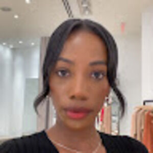 Meet your Posher, Lorie